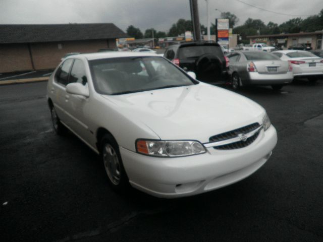 Nissan Altima 2001 photo 2