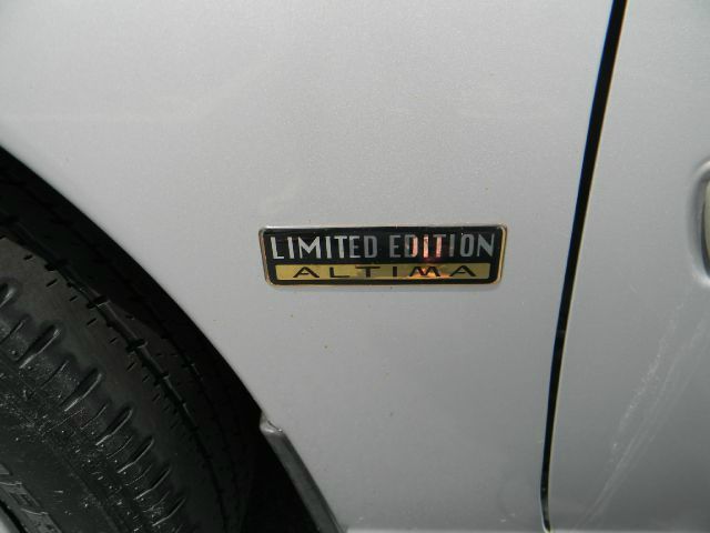 Nissan Altima 2001 photo 1