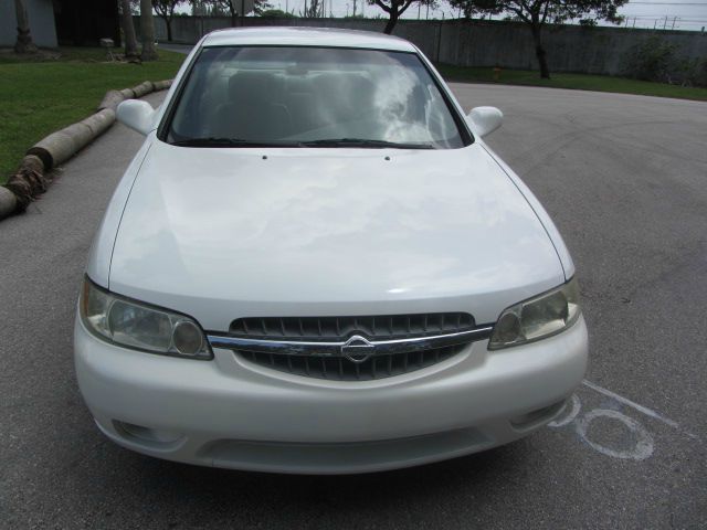 Nissan Altima 2001 photo 7