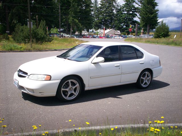 Nissan Altima 2001 photo 2