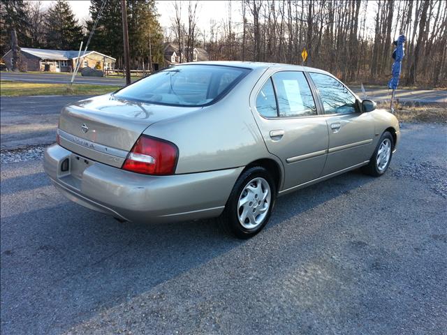 Nissan Altima 2001 photo 1