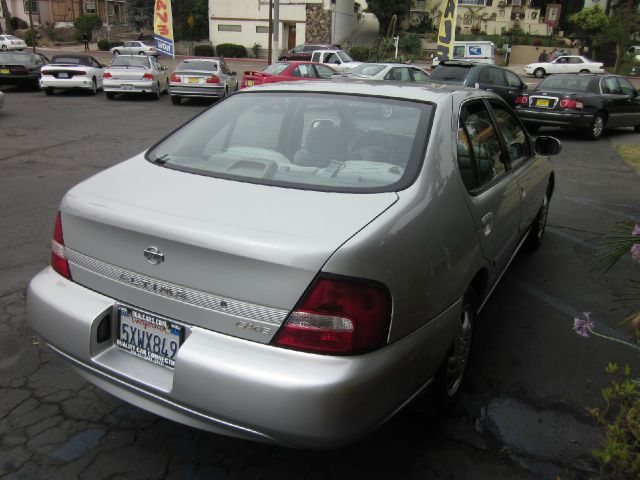 Nissan Altima 2001 photo 10