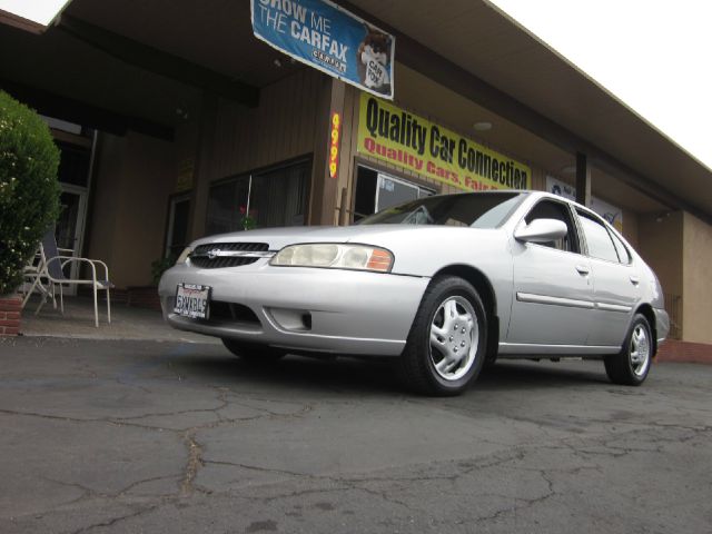 Nissan Altima 2001 photo 16