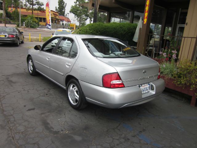 Nissan Altima 2001 photo 5