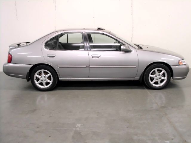 Nissan Altima 2001 photo 2