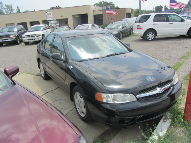 Nissan Altima 2001 photo 2