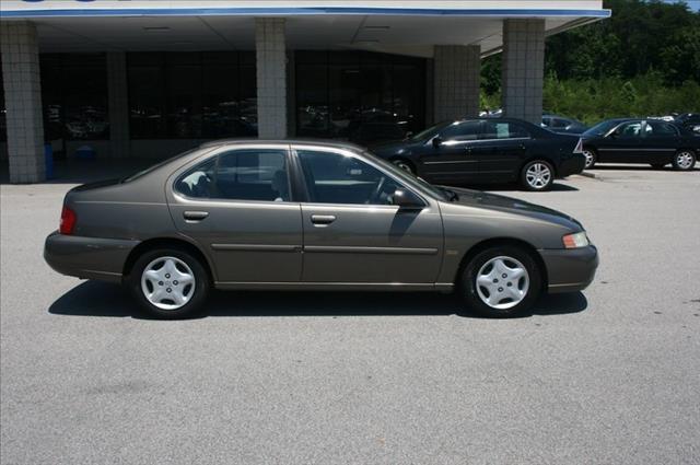 Nissan Altima GTZ ES V6 LS Sedan