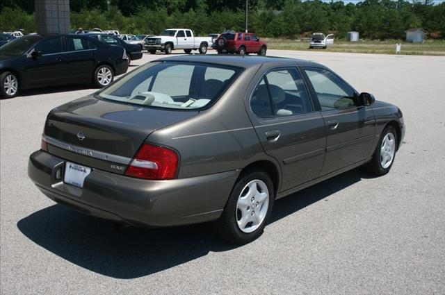 Nissan Altima 2001 photo 1