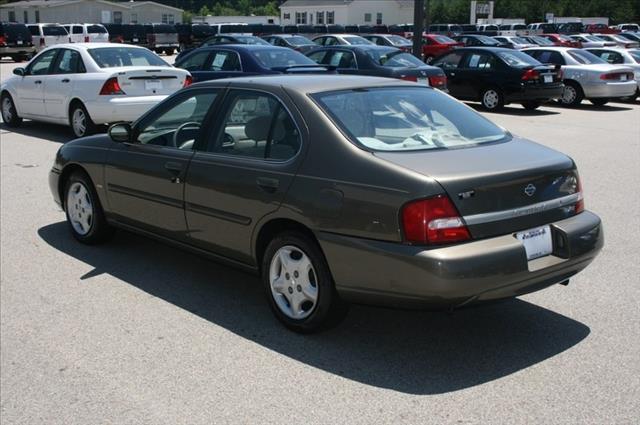 Nissan Altima 2001 photo 2