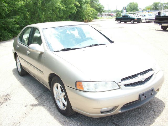 Nissan Altima 2001 photo 4