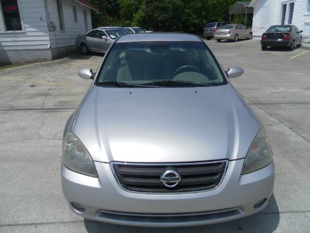 Nissan Altima Pickupslt Quad Cab SWB 4WD 4x4 Truck Sedan