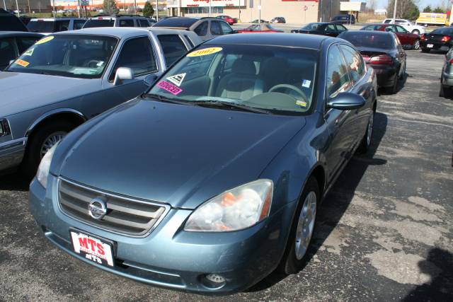 Nissan Altima Base Sedan