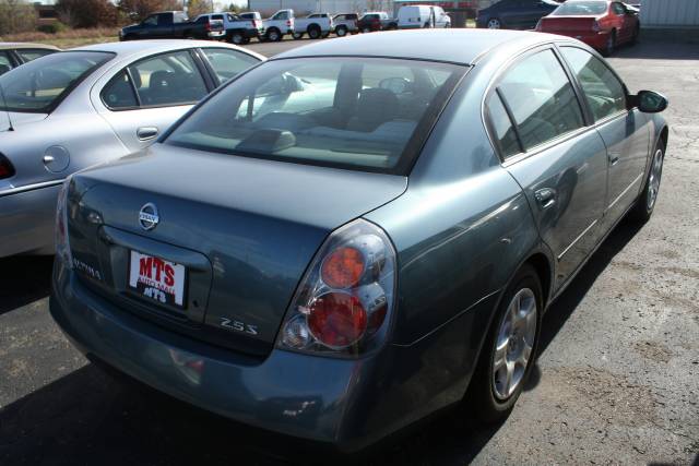 Nissan Altima 2002 photo 2