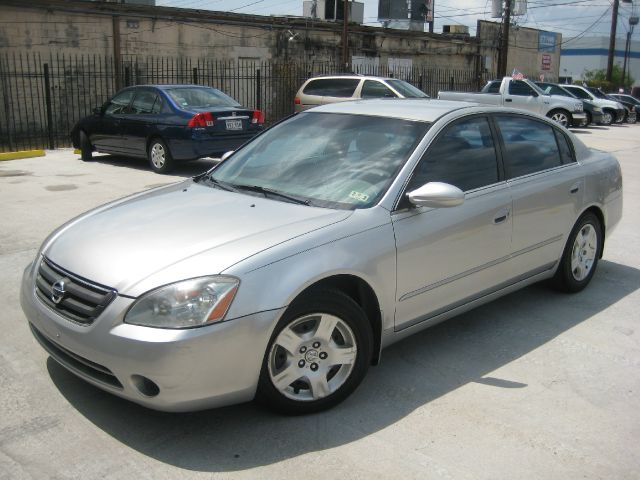 Nissan Altima 2002 photo 1