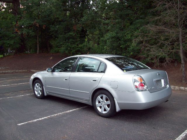 Nissan Altima 2002 photo 2