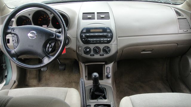 Nissan Altima 2002 photo 10