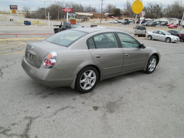 Nissan Altima 2002 photo 2