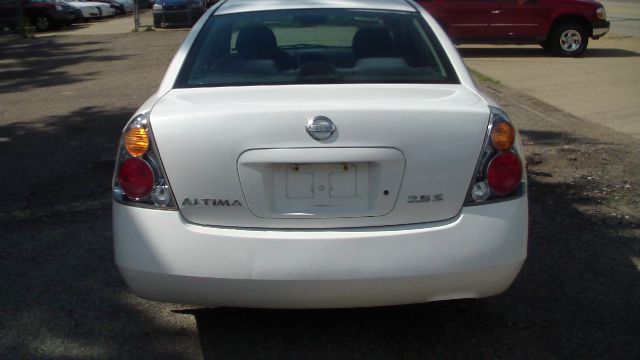 Nissan Altima 2002 photo 2