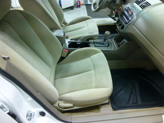 Nissan Altima 2002 photo 10