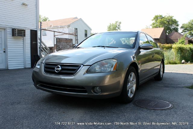 Nissan Altima Pickupslt Quad Cab SWB 4WD 4x4 Truck Sedan