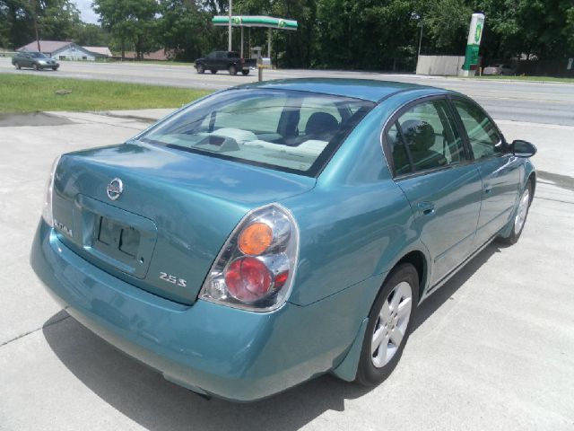 Nissan Altima 2002 photo 1