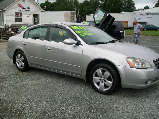 Nissan Altima Pickupslt Quad Cab SWB 4WD 4x4 Truck Sedan