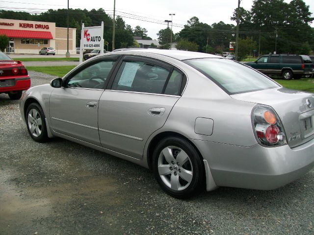 Nissan Altima 2002 photo 3