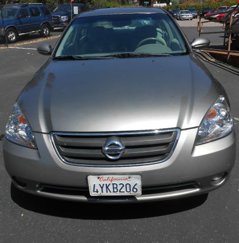 Nissan Altima Pickupslt Quad Cab SWB 4WD 4x4 Truck Sedan