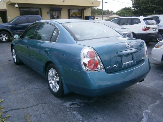 Nissan Altima 2002 photo 2