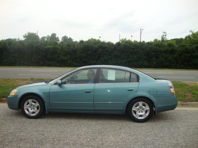 Nissan Altima 2002 photo 2