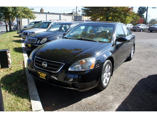 Nissan Altima Pickupslt Quad Cab SWB 4WD 4x4 Truck Sedan