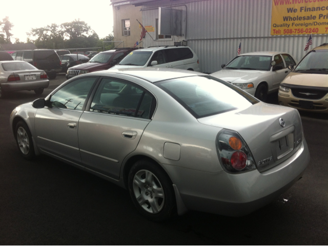 Nissan Altima 2002 photo 1