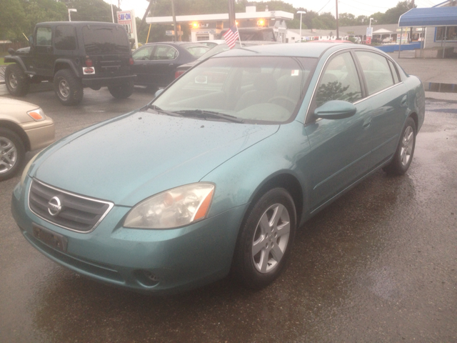 Nissan Altima Pickupslt Quad Cab SWB 4WD 4x4 Truck Sedan