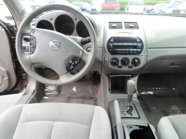 Nissan Altima 2002 photo 12