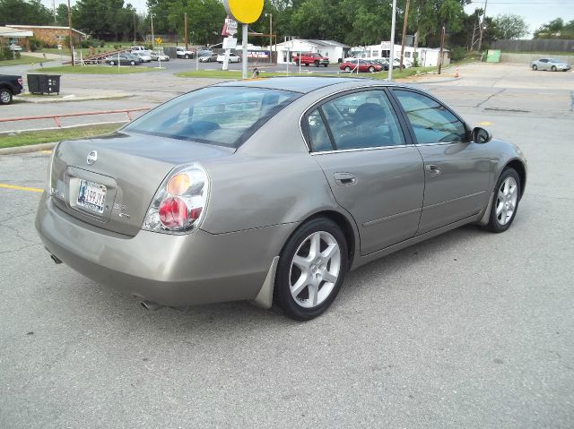 Nissan Altima 2002 photo 4