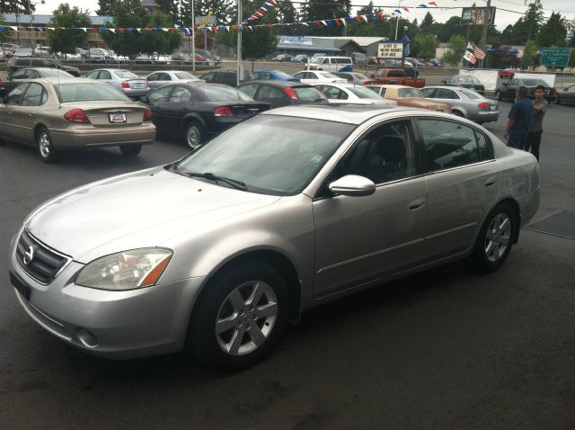 Nissan Altima SLT Quad Cab 2WD Sedan