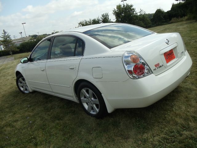 Nissan Altima 2002 photo 3