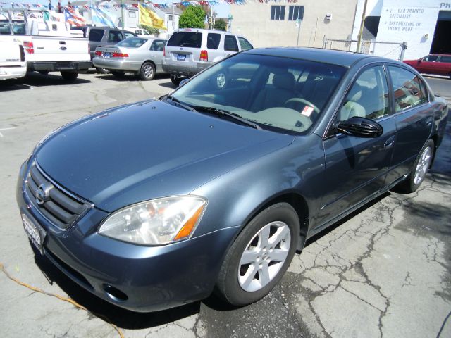 Nissan Altima Pickupslt Quad Cab SWB 4WD 4x4 Truck Sedan