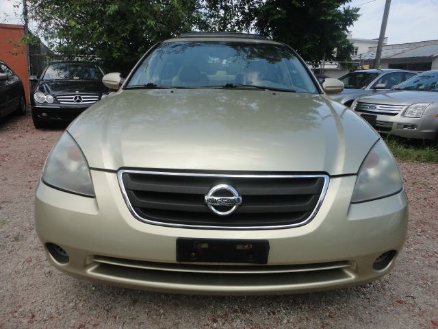 Nissan Altima 2002 photo 1