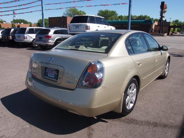 Nissan Altima 2002 photo 16