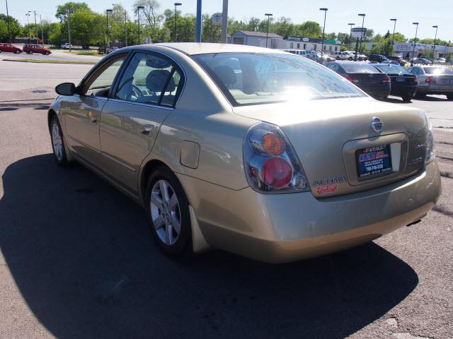 Nissan Altima 2002 photo 17