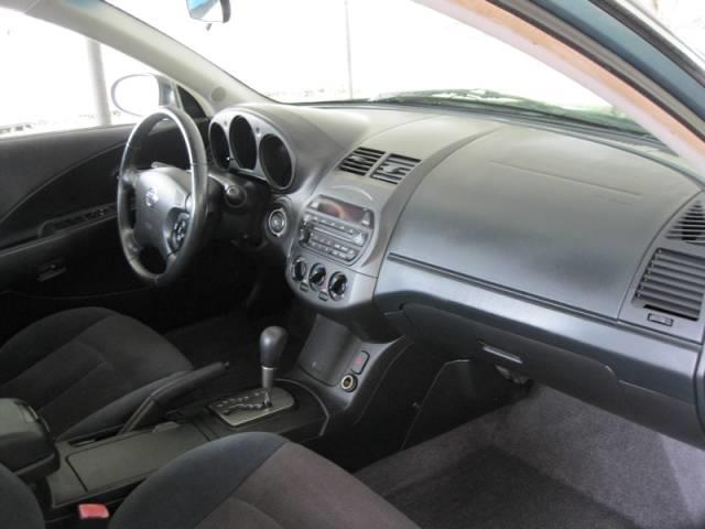 Nissan Altima 2002 photo 17