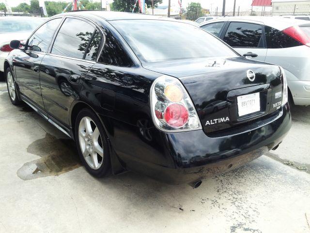 Nissan Altima 2003 photo 4