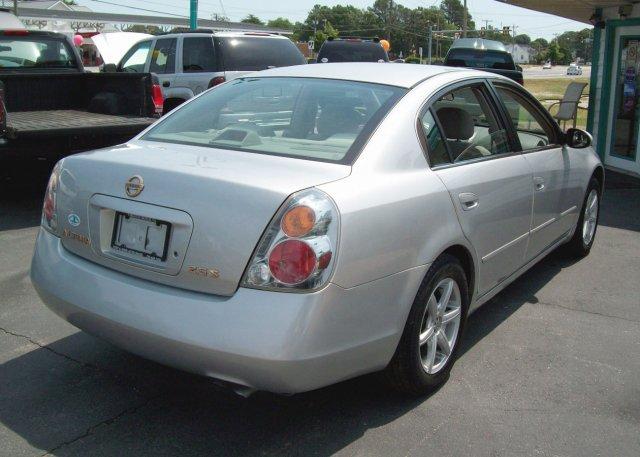 Nissan Altima 2003 photo 2