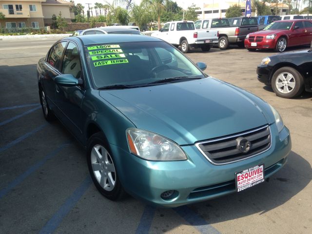 Nissan Altima Pickupslt Quad Cab SWB 4WD 4x4 Truck Sedan