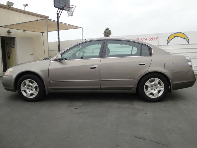 Nissan Altima 2003 photo 4