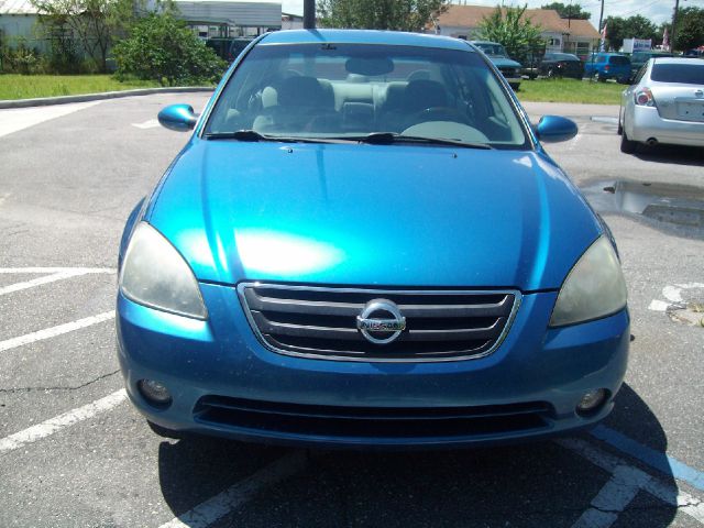 Nissan Altima Pickupslt Quad Cab SWB 4WD 4x4 Truck Sedan