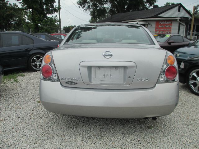 Nissan Altima Pickupslt Quad Cab SWB 4WD 4x4 Truck Sedan