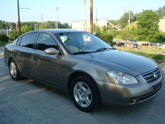 Nissan Altima Pickupslt Quad Cab SWB 4WD 4x4 Truck Sedan