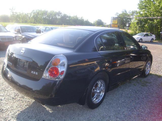 Nissan Altima 2003 photo 2